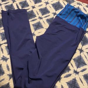 Reebok legging pants with pockets size measured